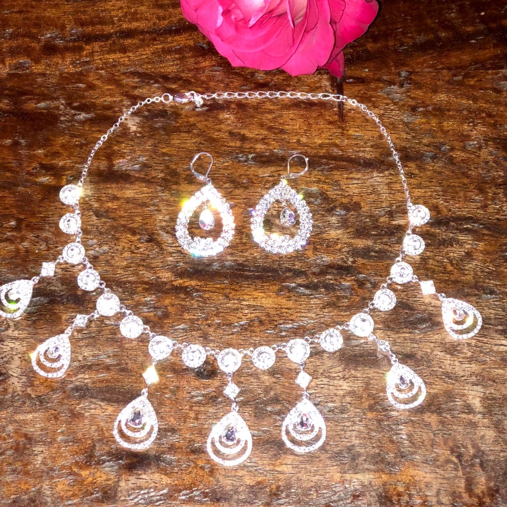 💛💙❤️ SET - Faux Diamond Necklace & Earrings